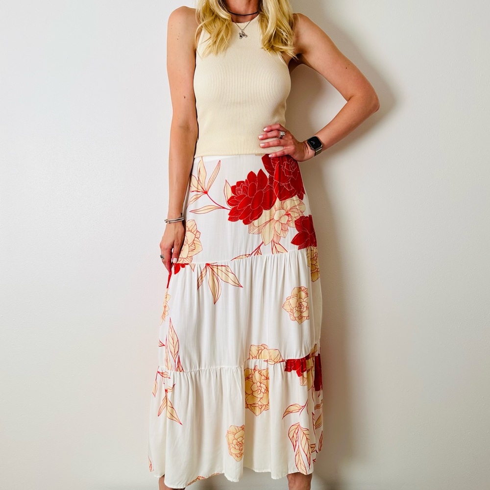 Vintage handmade floral boho tiered lightweight white maxi skirt